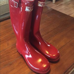 NWOT tall red print rain boots size 10