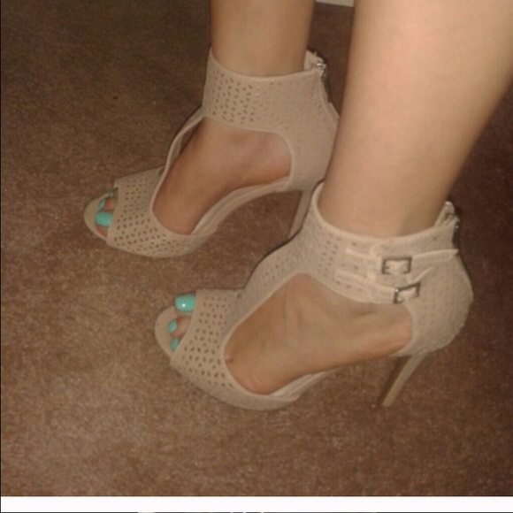 Tan heels