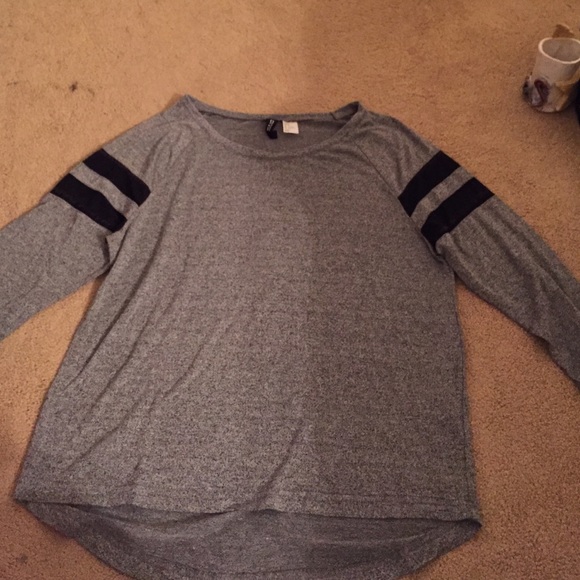H&M Tops - H&M jersey top