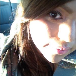 Meet your Posher, Beatriz