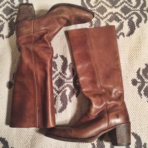 brown frye boots