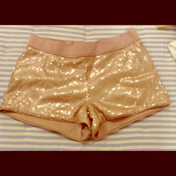 Forever 21 sequin shorts🌻
