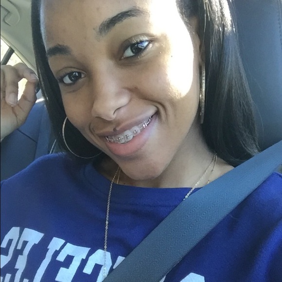 Meet your Posher, Zyeisha - Picture 2 of 2