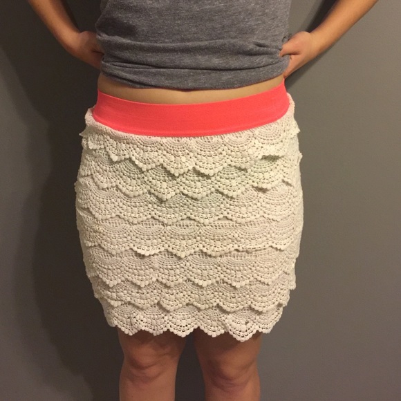 lace mini skirt!! ❤️❤️❤️ - Picture 4 of 4