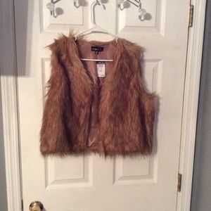Rue 21 faux fur vest with tags!!