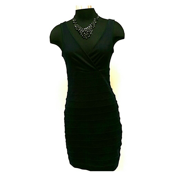 Navy blue v neck dress