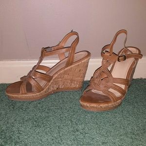 Pesaro Size 6.5 tan wedges