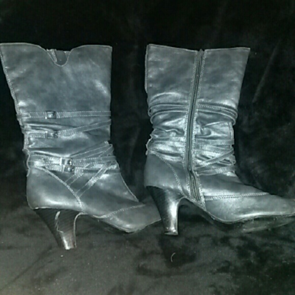 Heeled boots
