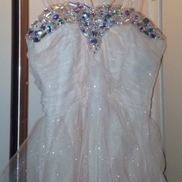 High-Low Prom Dress - Picture 2 of 4