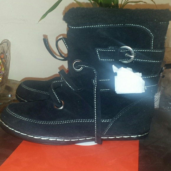 Ankle booties      GUESS