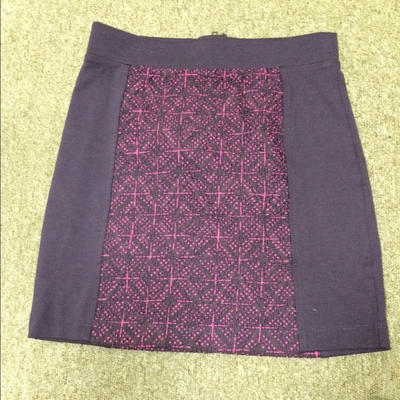 AE embroidered mini skirt - Picture 1 of 2