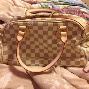 White checkered hand bag