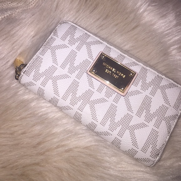 Michael kors wallet