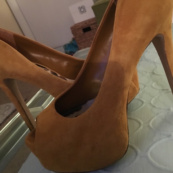 Perfect peep toe platform fall shoe! - Picture 3 of 4