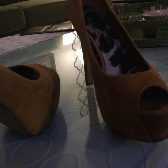 Perfect peep toe platform fall shoe! - Picture 4 of 4