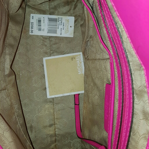 Michael Kors Hamilton "Hot Pink" - Picture 2 of 4