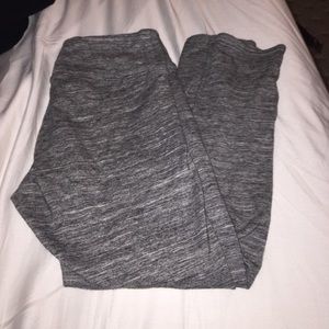 American Eagle crop heather grey leggings