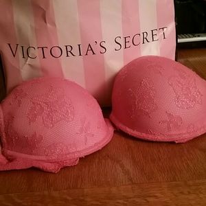 34 D Victoria Secret