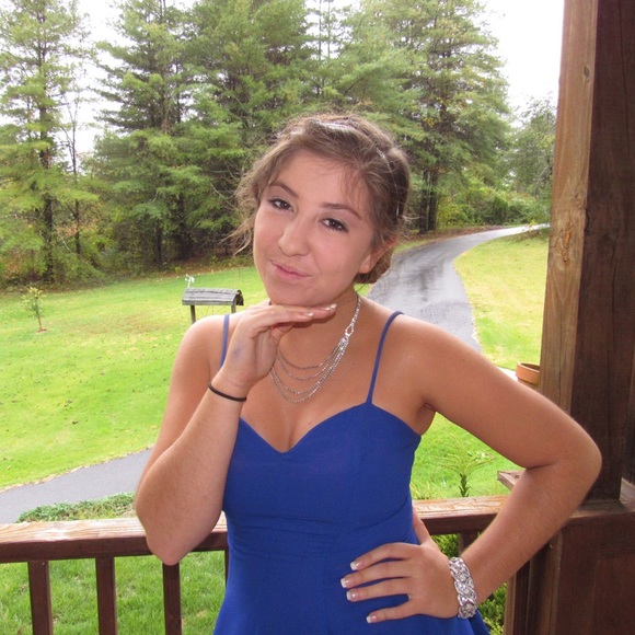 Meet your Posher, Kendall - Picture 1 of 1