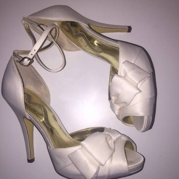 Nina Ivory Heels