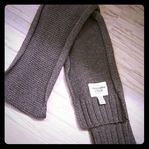 Abercrombie & Finch scarf