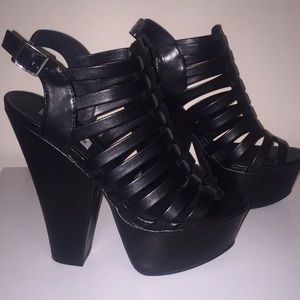 Super cute black strappy heels!