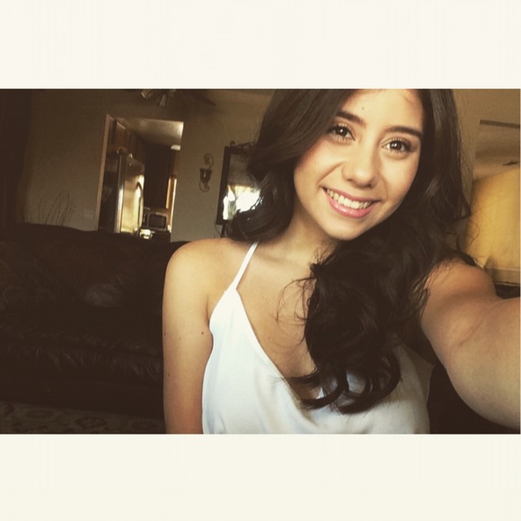 Meet your Posher, Alexis - Picture 1 of 1