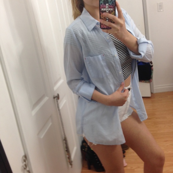 Light blue blouse - Picture 2 of 2