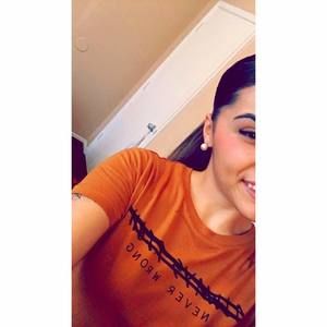 Meet your Posher, Lakin