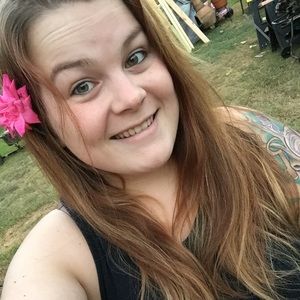 Meet your Posher, Carissa