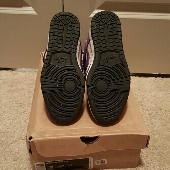 Woman's Dunk Sky High (purple and tanish-grey) - Picture 3 of 4