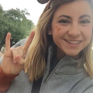 Meet your Posher, Chloe