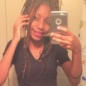 Meet your Posher, Evernecia