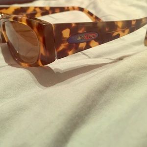 Fly girls by black flys