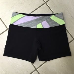 Black Lulu Groove shorts