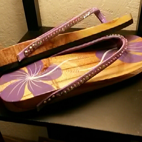 Sandals - Picture 2 of 2