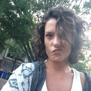 Meet your Posher, Casie