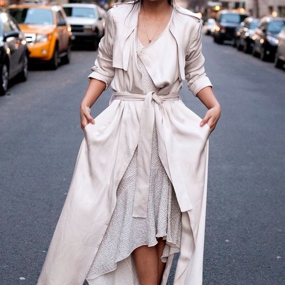 H&M light beige trench coat