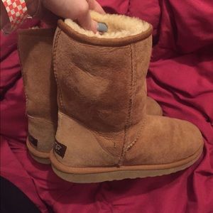 Size 9 UGG boot!