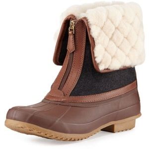 ISO THESE BOOTS SIZE 9