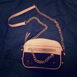 Crossbody purse