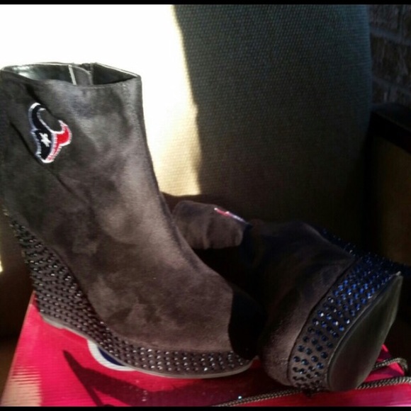 Shoes - Picture 3 of 3