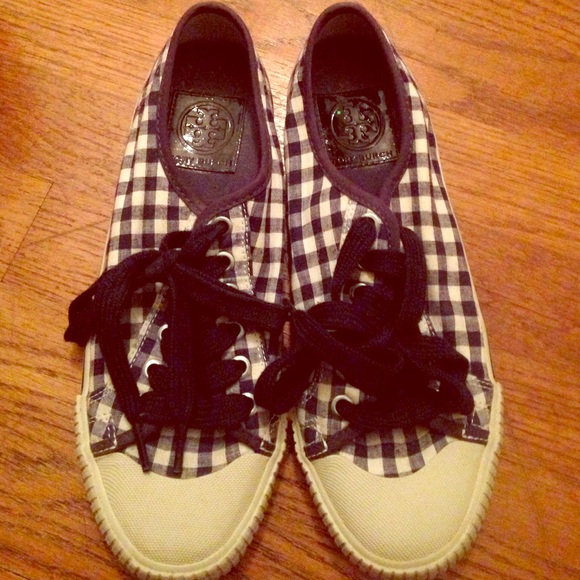 Tory Burch converses! 😍