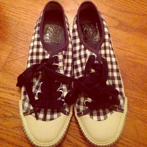 Tory Burch converses! 😍