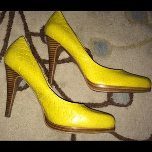 Nine West Yellow Alligator Skin Heels 8.5