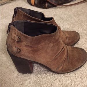 Cute boutique booties!