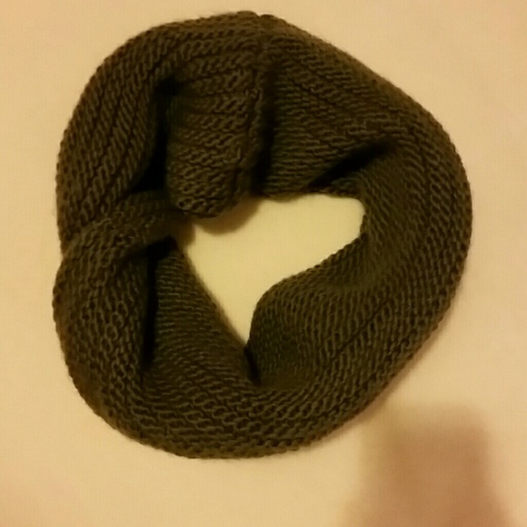 Scarf - Picture 2 of 3