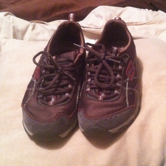 Skechers