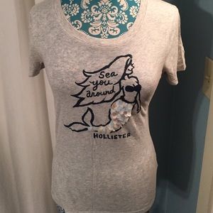 Hollister Graphic Tee