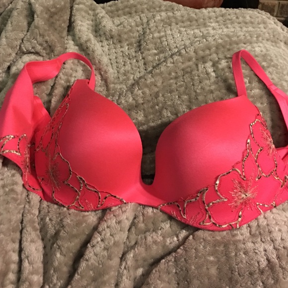 Victoria's Secret bra.